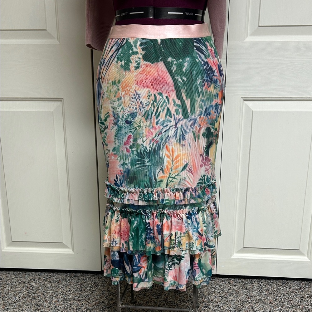 Anthropologie - Maeve Ruffled Tiered Mesh
Midi Skirt - Size XS